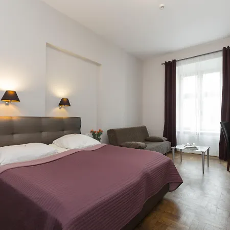 Floryan Old Town فندق 3*