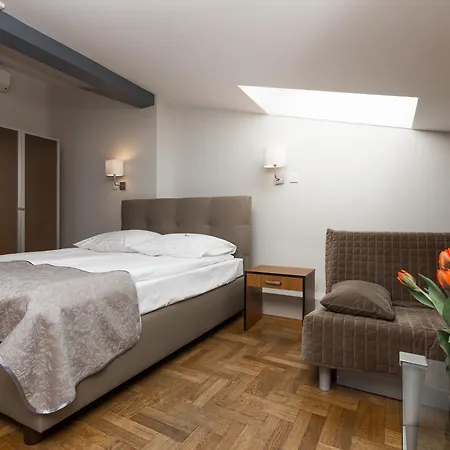 Floryan Old Town فندق كراكوفيا