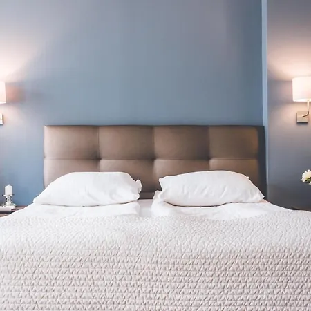 ホテル Floryan Old Town