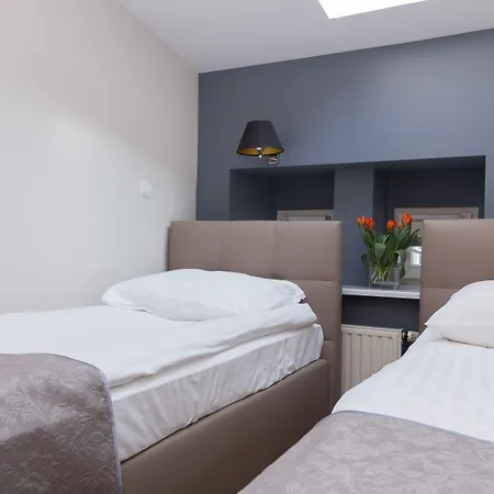 Hotel Floryan Old Town 3*