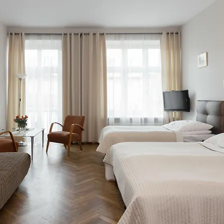 ホテル Floryan Old Town