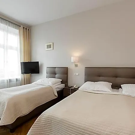 Floryan Old Town 3*