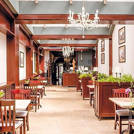 Floryan Old Town 3*