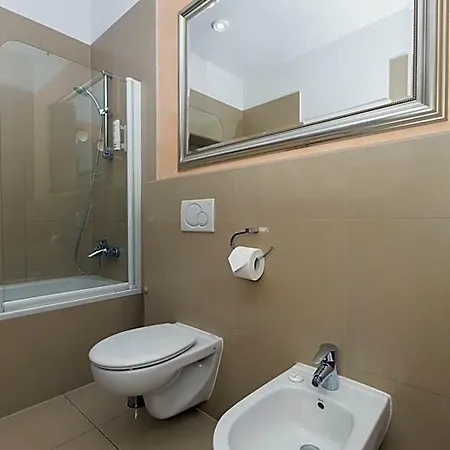 Hotel Floryan Old Town 3*