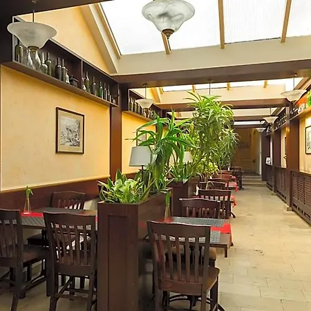 Отель Floryan Old Town 3*