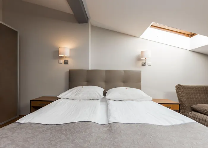 Hotel Floryan Old Town 3*