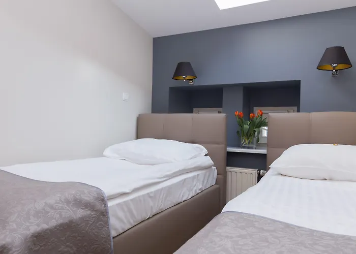 Hotel Floryan Old Town 3*